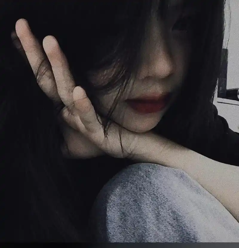 伤感微丧女生头像