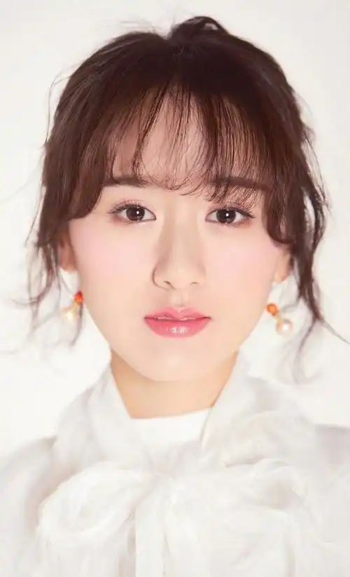 美丽女神袁冰妍楚楚动人