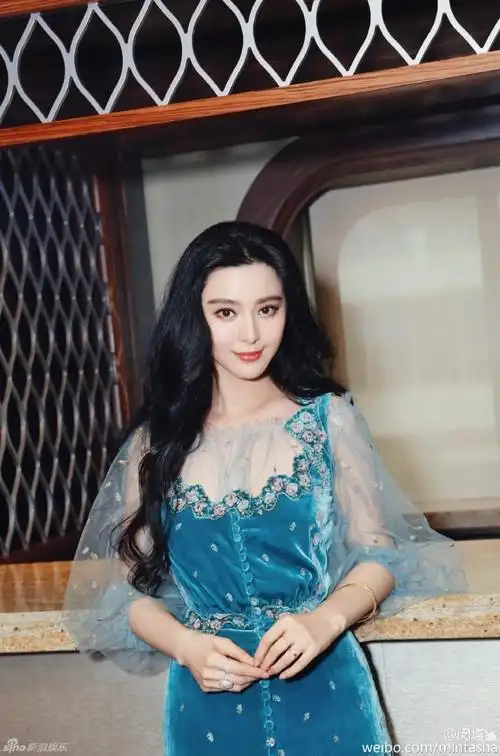 童话里的仙子!范冰冰蓝色长裙优雅大方