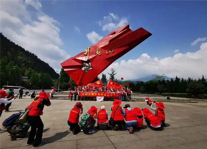 中国女摄影家走进井冈山开展红色革命传统教育活动圆满结束4