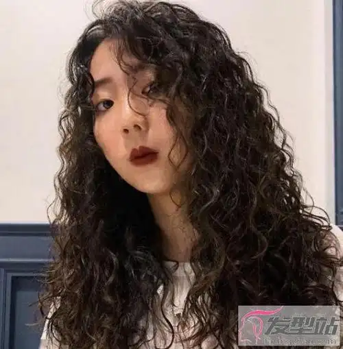 羊毛卷烫发造型精选 时髦girl必备发型快来挑一款-- 发型大全