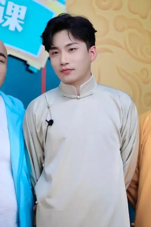 何九华德云斗笑社