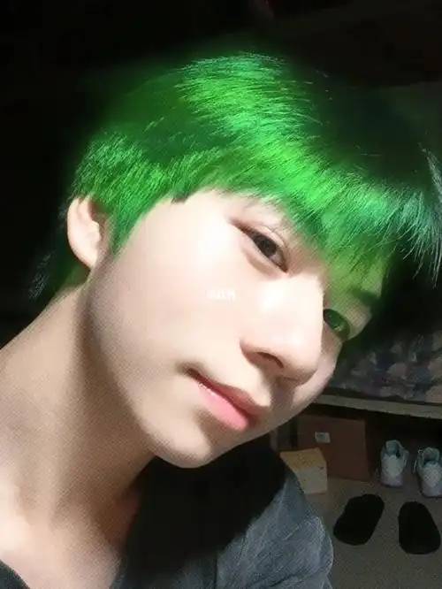 用了这个特效,感觉绿色好显白 ,哈哈哈