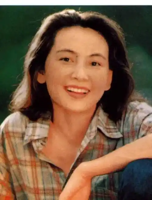 实力派女演员艾丽娅:曾多次拿到重量级影后,如今低调给新人配戏