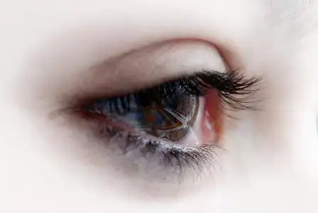 眼睛眼泪图片