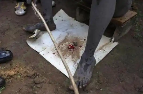 一开始是指所有男性都要行割礼,其中基督徒不一定要行割礼.