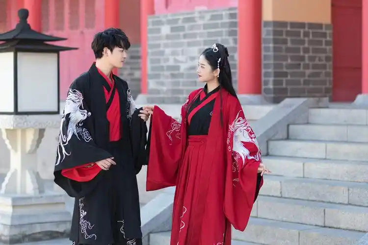 古装情侣全套百鸟朝凤大袖男男女汉服古风男士重工刺绣凤凰大氅红上衣