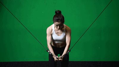 提问:我是女生想练胸,不但不知道做什么动作,还怕变小,怎么办?