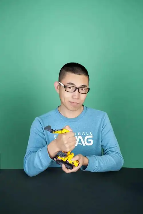 "如今,92年出生的幻樱空已拥有114万粉丝,是喜马拉雅平