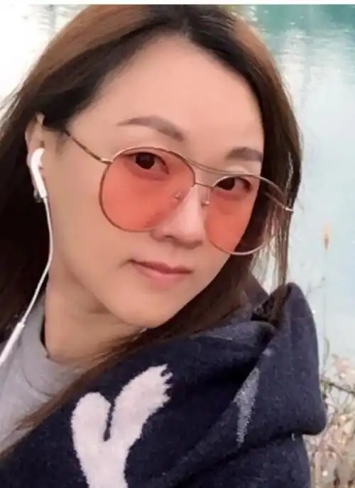 其实在没有成名之前,王自健就有了女朋友,叫黄雅静.