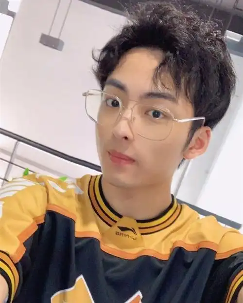 刺痛停播十天成功搞定美女北极星网友又有美女加入虎牙