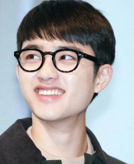 说到笑容真的怎么能少了哈特嘴都暻秀啊!