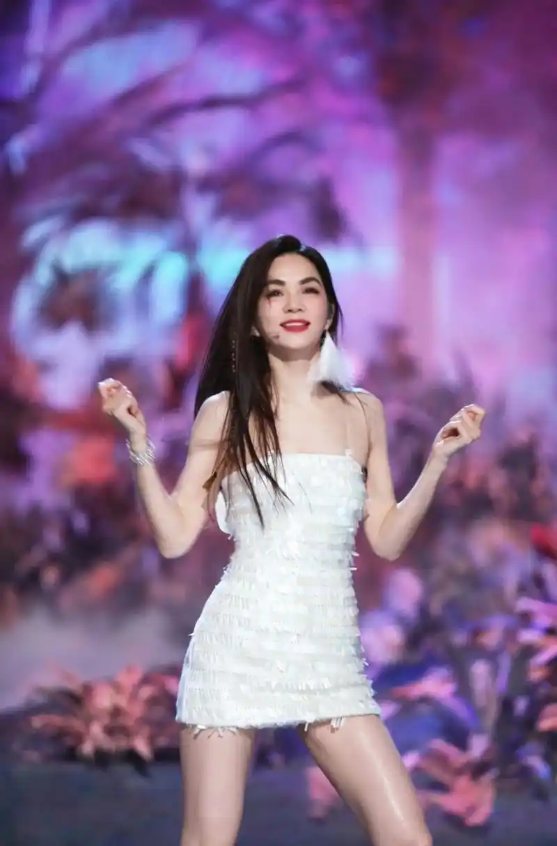 陈嘉桦 #ella陈嘉桦 甜甜的叮叮当当,甜甜的甜妹来咯99太甜!