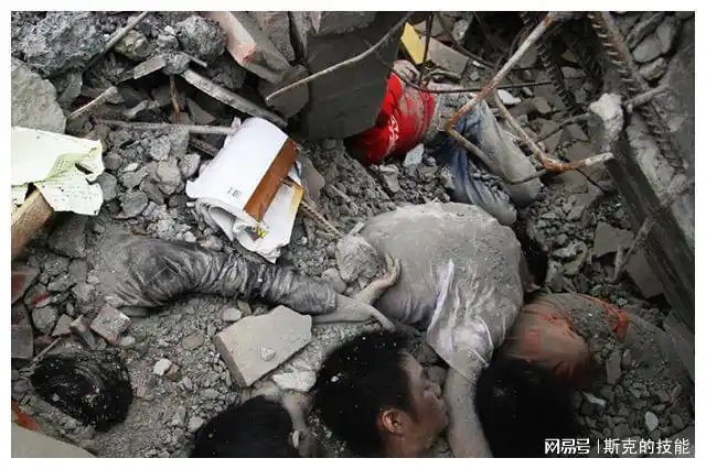 83万人遇难黄河倒流比汶川地震可怕10倍大地摇晃5年