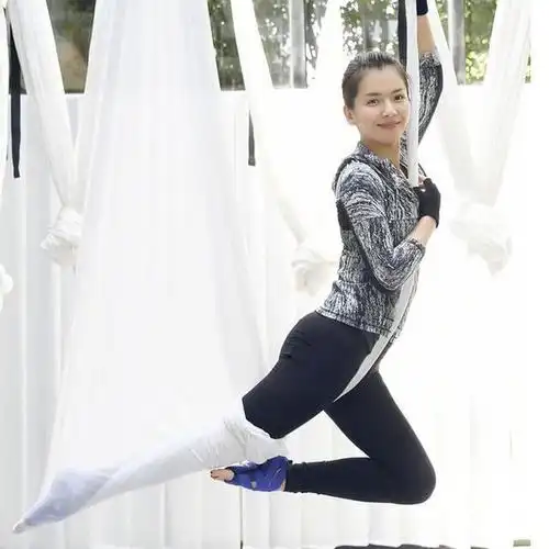 王丽坤素颜晒瑜伽照,身材苗条似小姑娘,火了身穿的瑜伽裤|163_手机