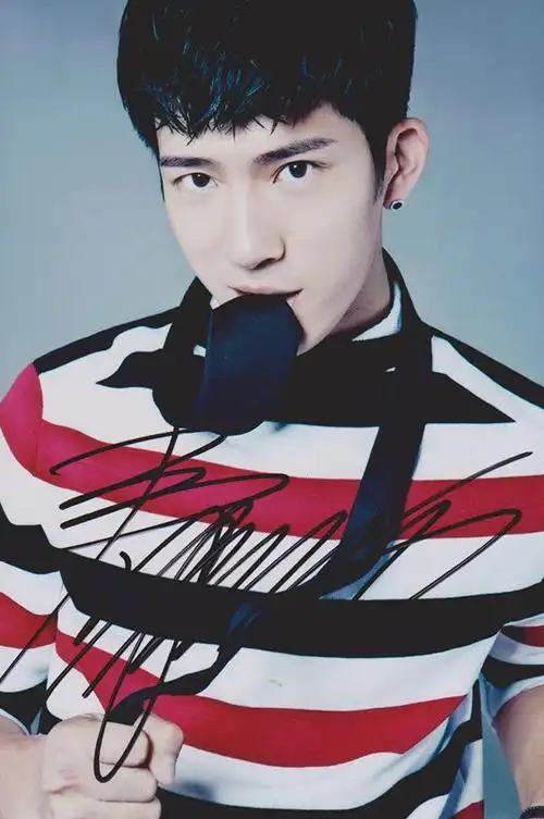 热销明星签名照_『冲冠』大陆明星井柏然亲笔签名照片新款定妆照热门