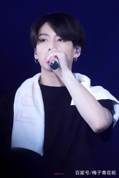 防弹少年团颜霸cp的尊严 金泰亨vs田柾国的香港演唱会组图合集