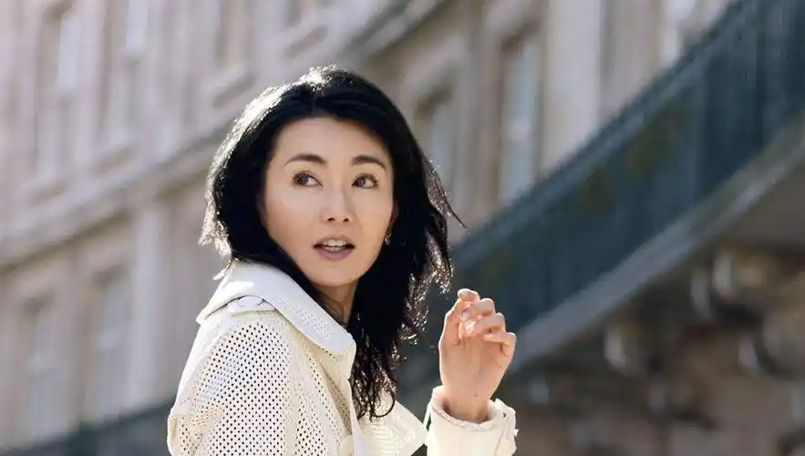 张曼玉:被调侃"恋爱脑影后" 聚光灯下游走半生 59岁回归普通生活