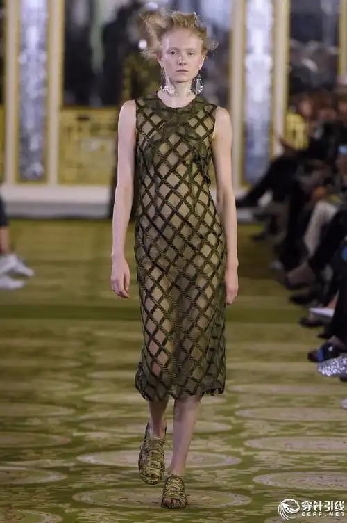 若隐若现透明薄纱