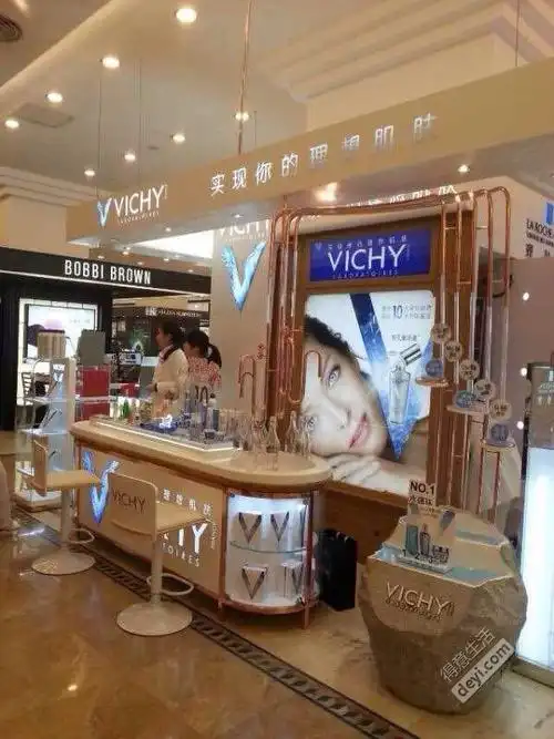 下面放些商场薇姿专柜和宝贝的部分图片,蒂珂的下次去补拍回来!