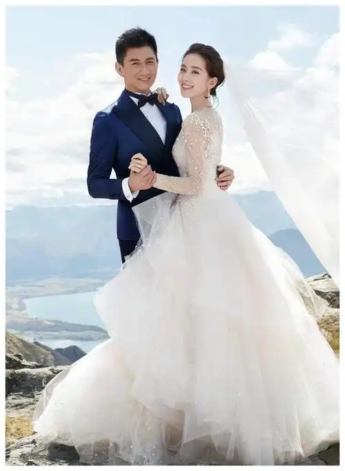 明星的婚纱照风格迥异刘诗诗仙气十足唐艺昕古灵精怪