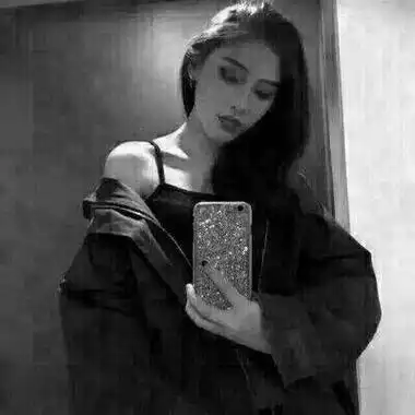 霸气黑白头像女生有点拽最新