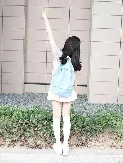 如果今天不想露脸,那就转过身去拍个背影吧