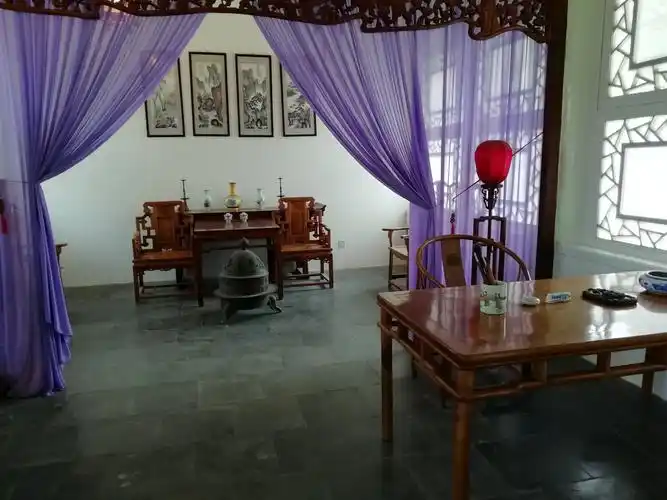 蘅芜苑是宝玉的姨表姐薛宝钗的住所.