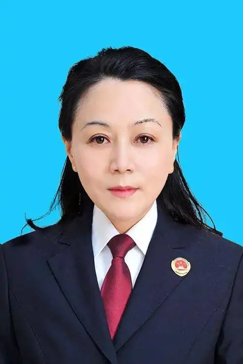 高颜值女干部无基层工作经历,为何却破格提拔