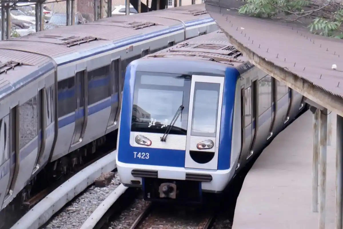 北京地铁 #北京地铁二号线 #每一帧都是热爱 #铁路摄影  - 抖音