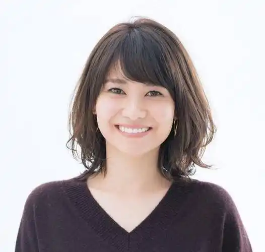 原创女人一旦过了30岁发型尽量以典雅为主做个气质短发美人