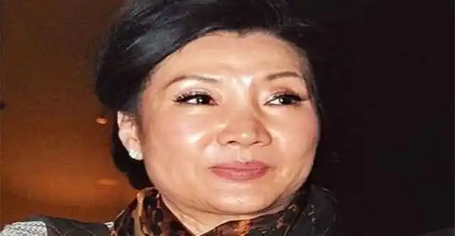 其实说起洪金宝的婚姻,也是有苦有甜,当年与韩国美女曹恩玉一见钟情