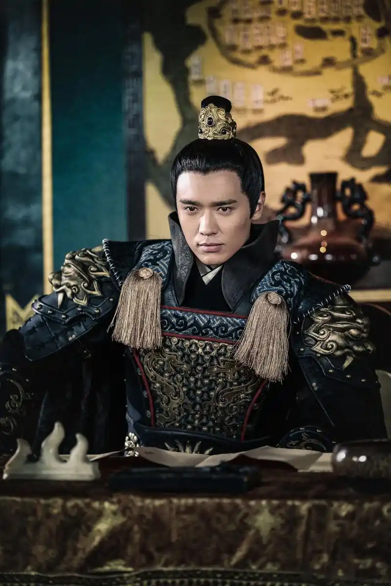 duang~献上凤璘压箱底的剧照啦!喜欢这个霸道中带点萌的剪刀手吗?