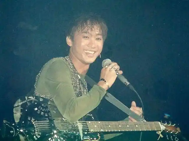 致敬黄家驹:祝二哥生日快乐,您的摇滚精神与不屈斗志永远传承!