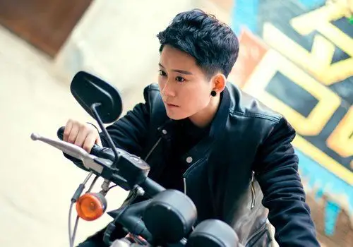 圆脸帅t剪不寻常短发发型就算是女生也能帅到让人侧目