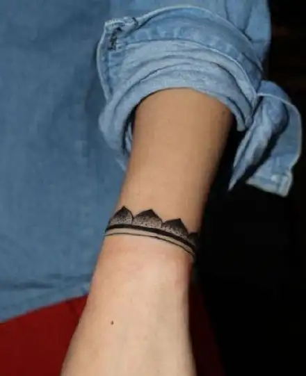 黑色简约风格手腕纹身图案真实4