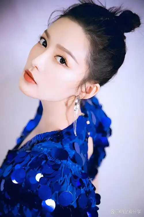 90年的李沁出生于江苏省苏州市昆山市巴城镇,中国内地影视女演员.