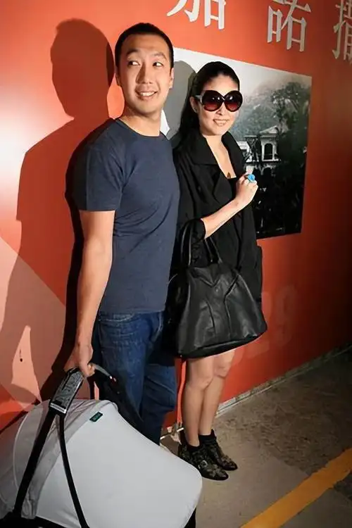 陈慧琳老公刘建浩:爱情长跑16年才结婚,陪伴妻子走出流产阴影