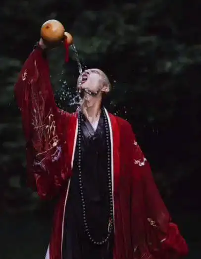 醉酒和尚现代装曝光不知公子可有婚嫁网友没彩礼也行