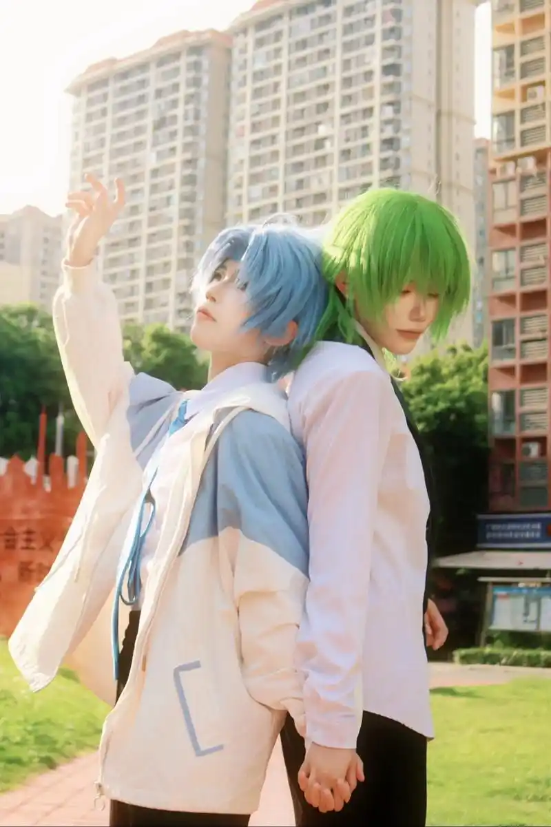 今天天气真好啊#小绿和小蓝 #cos #小绿 #小蓝 - 抖音
