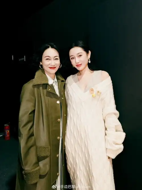 和乔欣,红姐边吃边边看秀,可爱不分年龄9597  la mofiel的10年大