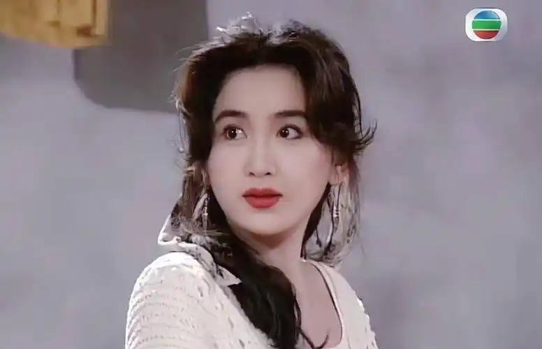 温碧霞年轻时的妆容绝了,30年前凭港妆登上颜值巅峰,惊艳了众人_自然