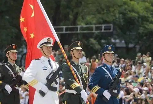 快乐宝贝幼教中心"梦幻海陆空三军军事演习"亲子运动会邀请函