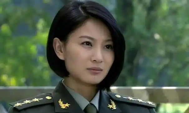 回顾侯梦莎:因军旅剧走红搭档吴京爆火,嫁演员丈夫毛毅幸福美满