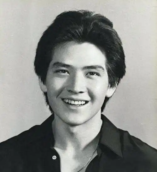 回顾费翔因参加春晚被台湾演艺圈被封杀14年自称一辈子不会结婚