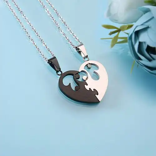 ins小众设计钛钢情侣项链合二为一吊坠我爱你异地恋感应呼唤配饰