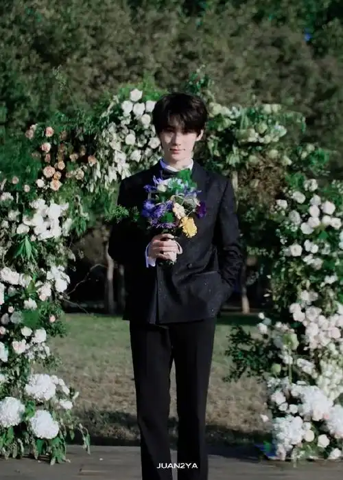 张真源自拍vs他拍