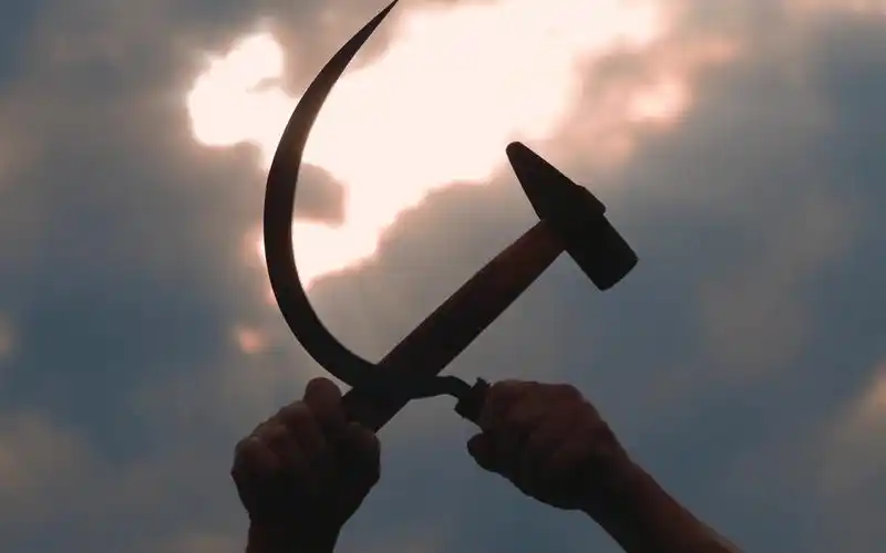 用镰刀和锤子正面开荒354强度巴洛,获取传奇长枪迦耶伯格-assassins