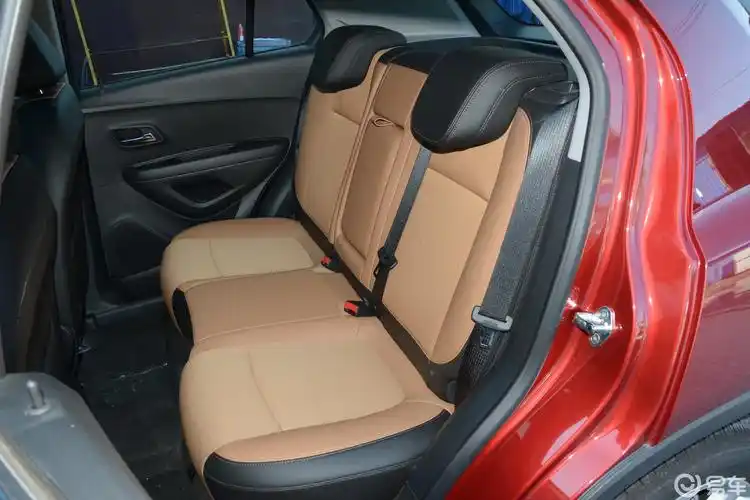 4t 手自一体 两驱 豪华版后排座椅汽车图片-汽车图片大全】-易车