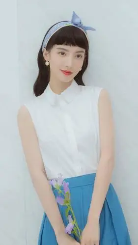 演员金晨,舞姿优美,身材高挑,来看美照